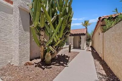 10008 E Sunnyslope Lane, Scottsdale, AZ 85258 - Photo 4