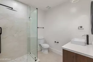 4215 N 42nd St, Phoenix, AZ 85018 - Photo 44