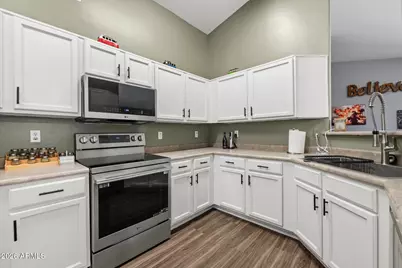 15475 W Yucatan Drive, Surprise, AZ 85379 - Photo 8