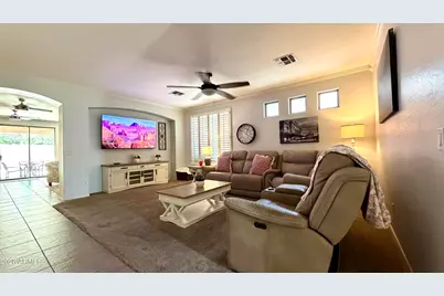 7576 W Betty Elyse Lane, Peoria, AZ 85382 - Photo 8