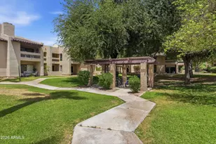 8651 E Royal Palm Rd, Scottsdale, AZ 85258 - Photo 14