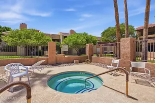 8651 E Royal Palm Rd, Scottsdale, AZ 85258 - Photo 16