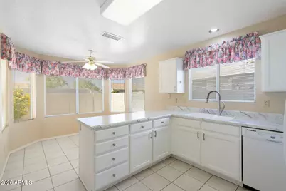 10622 W Mohawk Lane, Peoria, AZ 85382 - Photo 10