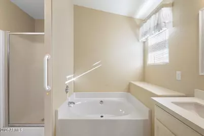 10622 W Mohawk Lane, Peoria, AZ 85382 - Photo 14