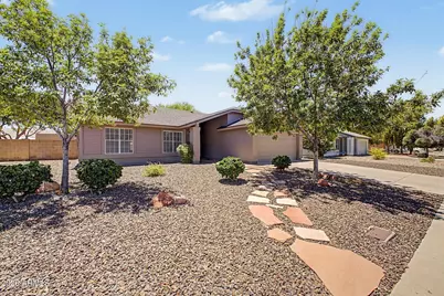 25 W Sequoia Drive, Phoenix, AZ 85027 - Photo 2