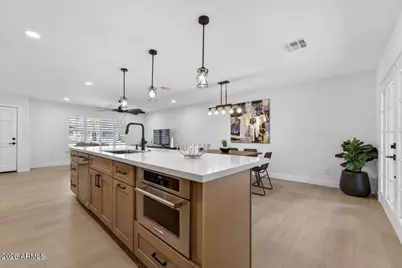 8713 E Sage Drive, Scottsdale, AZ 85250 - Photo 10