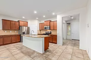 1019 W Spur Dr, Phoenix, AZ 85085 - Photo 6