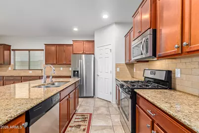 1019 W Spur Drive, Phoenix, AZ 85085 - Photo 10