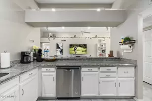 15220 N 52nd St, Scottsdale, AZ 85254 - Photo 14