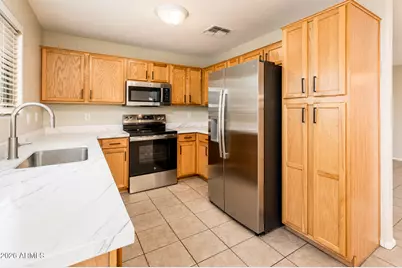 17429 W Watson Lane, Surprise, AZ 85388 - Photo 14