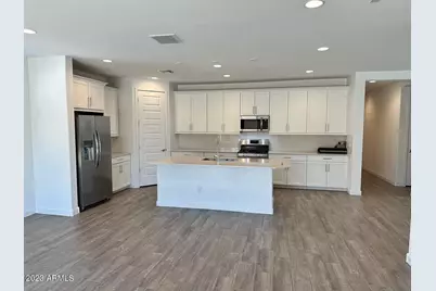 1651 W Paseo Way, Phoenix, AZ 85041 - Photo 6