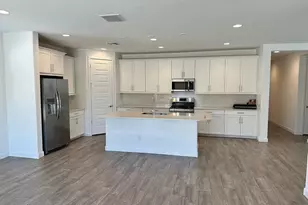 1651 W Paseo Way, Phoenix, AZ 85041 - Photo 6