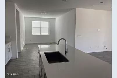 1651 W Paseo Way, Phoenix, AZ 85041 - Photo 8