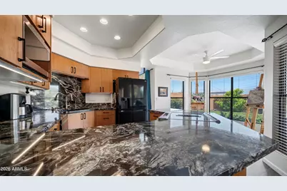 11225 N 11th Place, Phoenix, AZ 85020 - Photo 4