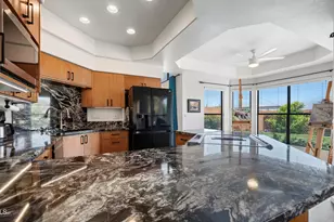 11225 N 11th Pl, Phoenix, AZ 85020 - Photo 4