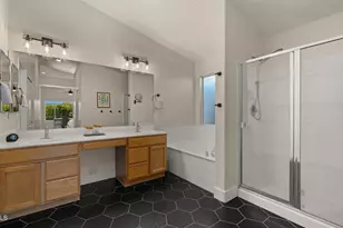 4049 E Vista Dr, Phoenix, AZ 85032 - Photo 12