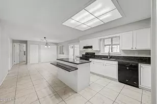 1256 W Devonshire St, Mesa, AZ 85201 - Photo 12