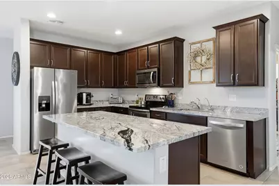 8425 N 61st Drive, Glendale, AZ 85302 - Photo 1
