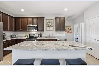 8425 N 61st Drive, Glendale, AZ 85302 - Photo 8