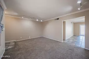 2812 S Cottonwood Dr, Tempe, AZ 85282 - Photo 6
