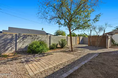 2047 E Virginia Avenue, Phoenix, AZ 85006 - Photo 26