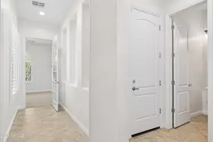 3722 E Zachary Dr, Phoenix, AZ 85050 - Photo 16