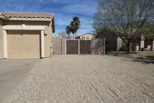 1042 E Canyon Way, Chandler, AZ 85249 - Photo 2