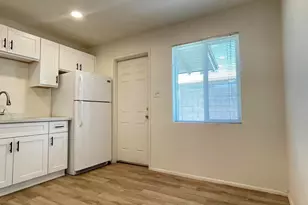 2730 E Willetta St, Phoenix, AZ 85008 - Photo 12