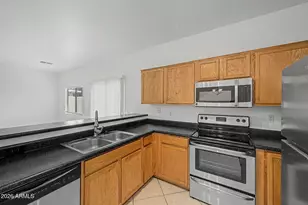 7027 W Lincoln St, Peoria, AZ 85345 - Photo 8