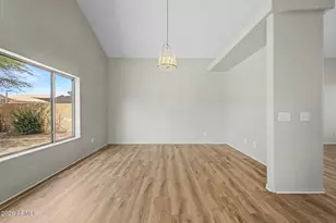 8002 W Preston Ln, Phoenix, AZ 85043 - Photo 10