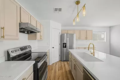 8002 W Preston Lane, Phoenix, AZ 85043 - Photo 12