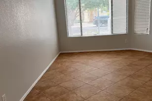 407 W Helena Dr, Phoenix, AZ 85023 - Photo 4