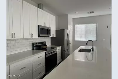 9515 N 13th Street #B, Phoenix, AZ 85020 - Photo 2