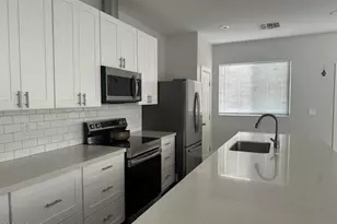 9515 N 13th St, Phoenix, AZ 85020 - Photo 2