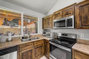 1717 E Greenway Cir, Phoenix, AZ 85042 - Photo 8