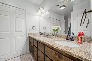 1717 E Greenway Cir, Phoenix, AZ 85042 - Photo 10