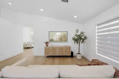 18204 N 86th Lane, Peoria, AZ 85382 - Photo 8
