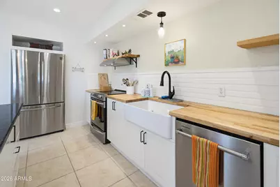 11242 N 44th Court, Phoenix, AZ 85028 - Photo 14