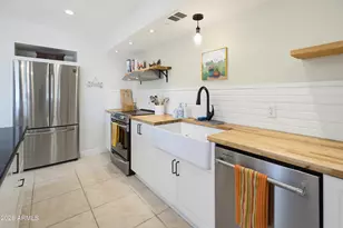 11242 N 44th Ct, Phoenix, AZ 85028 - Photo 14