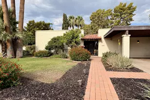 11242 N 44th Ct, Phoenix, AZ 85028 - Photo 2