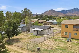 10229 S Honeysuckle Dr, Hereford, AZ 85615 - Photo 2