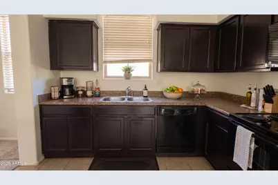 7738 W Pipestone Place, Phoenix, AZ 85035 - Photo 2