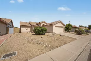 6657 N 77th Dr, Glendale, AZ 85303 - Photo 2