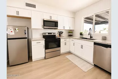 18240 N 32nd Lane, Phoenix, AZ 85053 - Photo 6