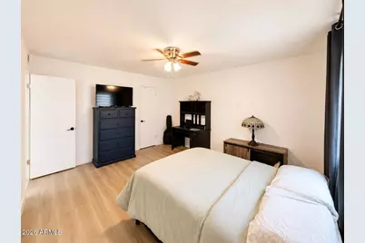18240 N 32nd Lane, Phoenix, AZ 85053 - Photo 16