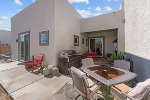 690 W Dylan Ct, Wickenburg, AZ 85390 - Photo 2