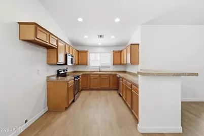 14215 N 39th Drive, Phoenix, AZ 85053 - Photo 6
