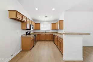 14215 N 39th Dr, Phoenix, AZ 85053 - Photo 6