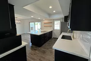 8744 E Rose Ln, Scottsdale, AZ 85250 - Photo 6