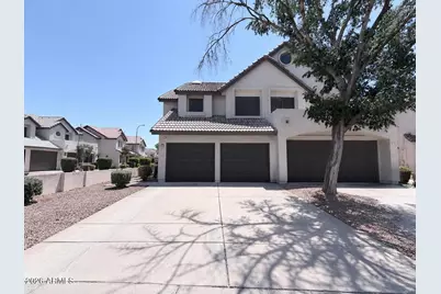 475 S Seawynds Boulevard, Gilbert, AZ 85233 - Photo 1